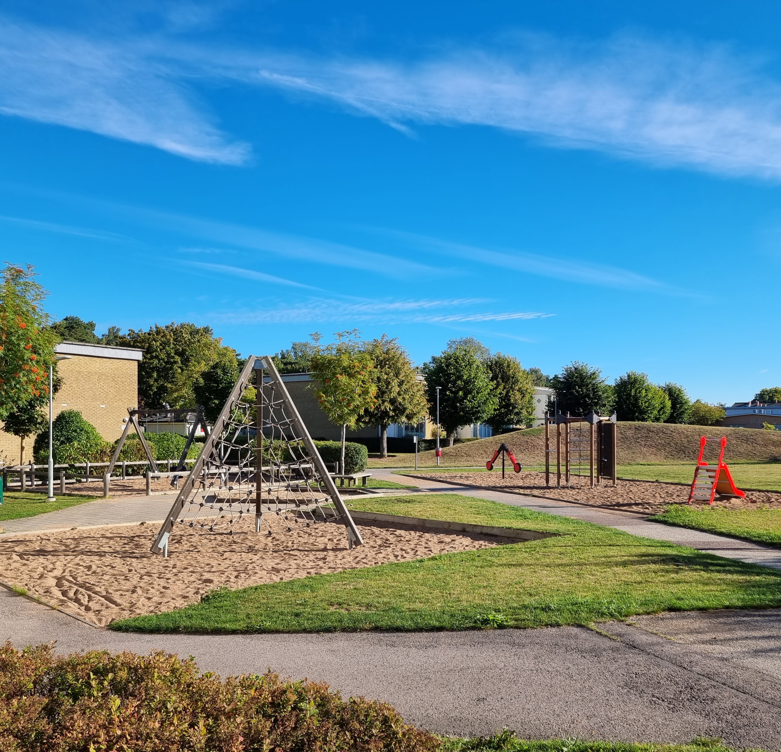 Lekplats och grönytor vid Trädgårdsgatan